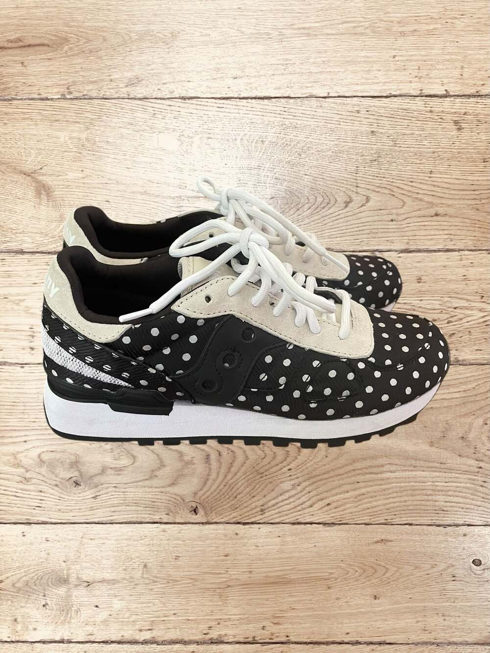 Saucony Shadow Polka Dot Retro Runner Sneakers Women 6.5 Y2K Black White - Picture 2 of 9